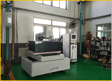 消除中走絲線切割機(jī)床的換相條紋方法-仁光智能 消除中走絲線切割機(jī)床的換相條紋方法-仁光智能