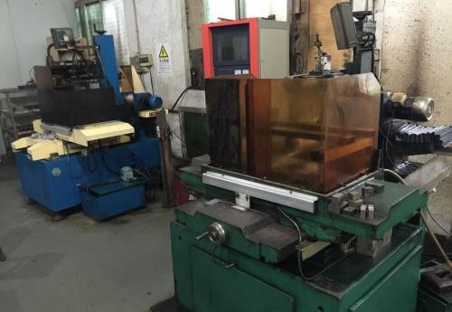 電火花線切割 電火花線切割